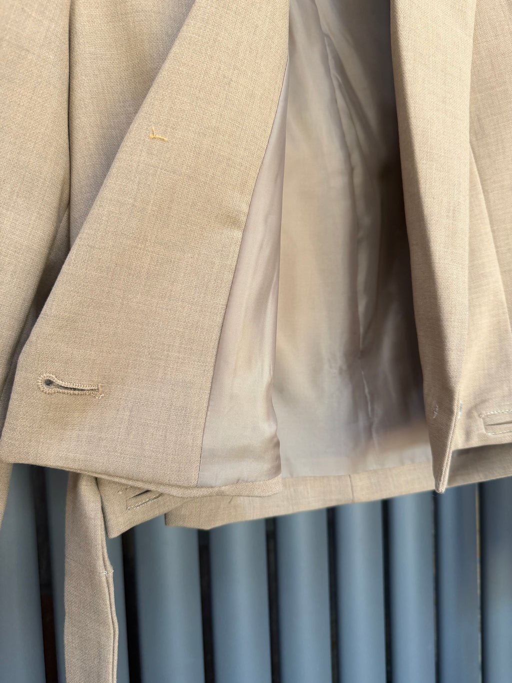 Cropped belted blazer