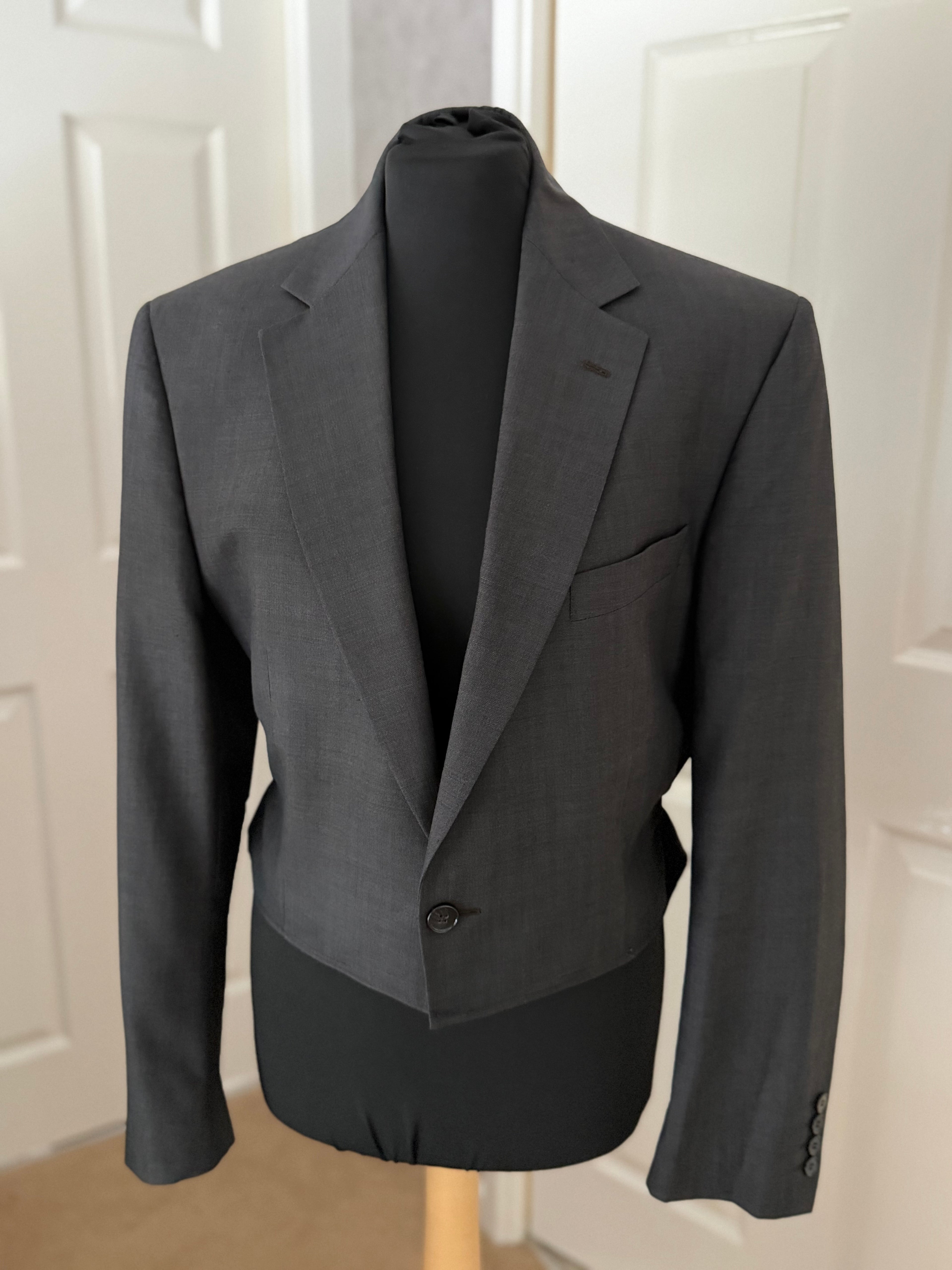 Cropped cinched blazer