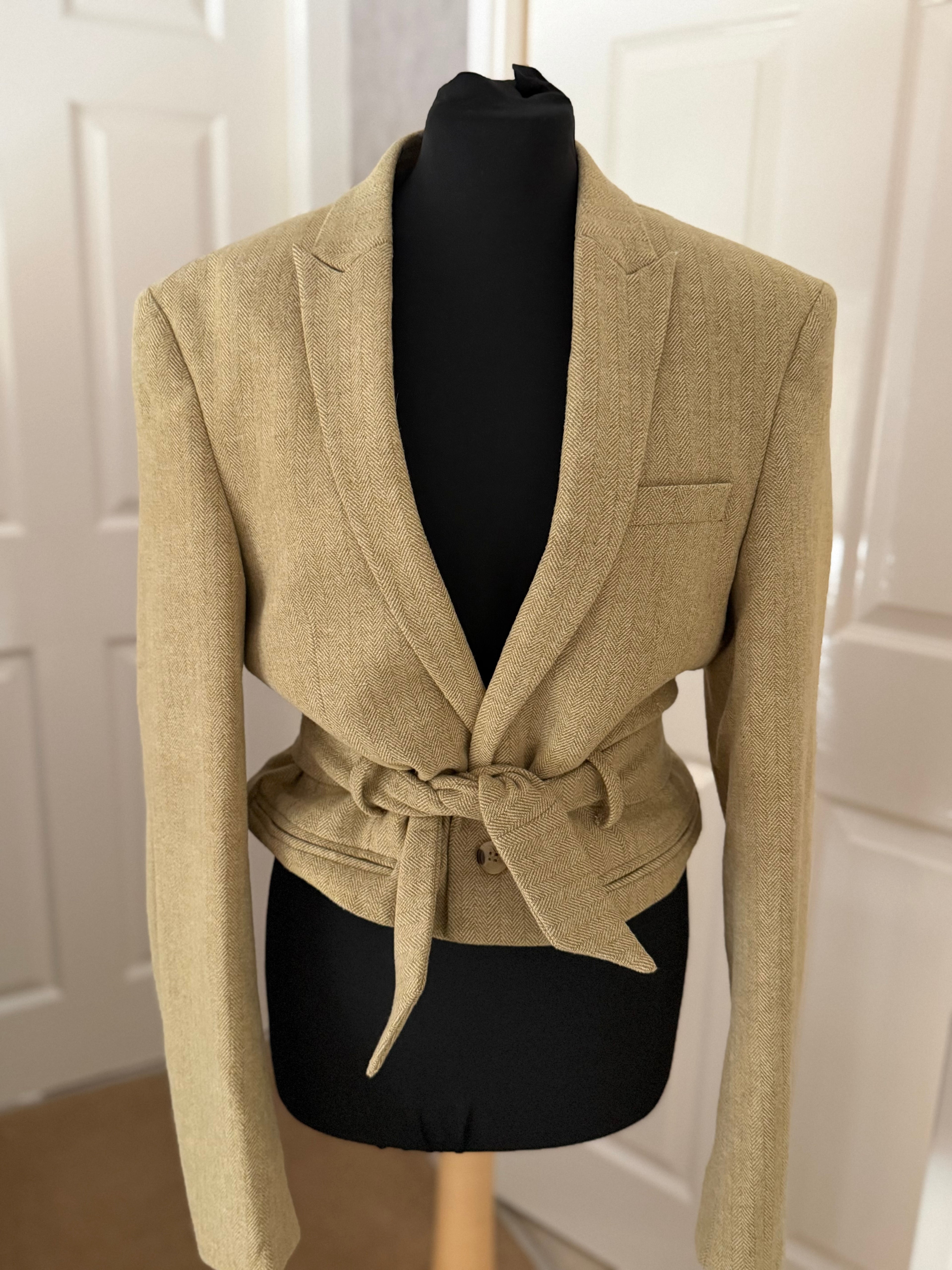 Cropped belted blazer