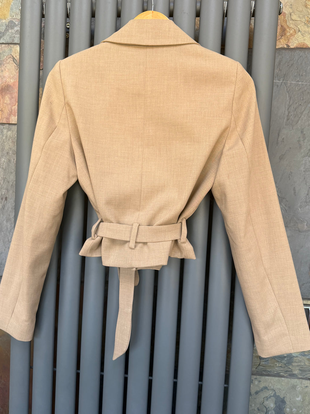 Cropped belted blazer