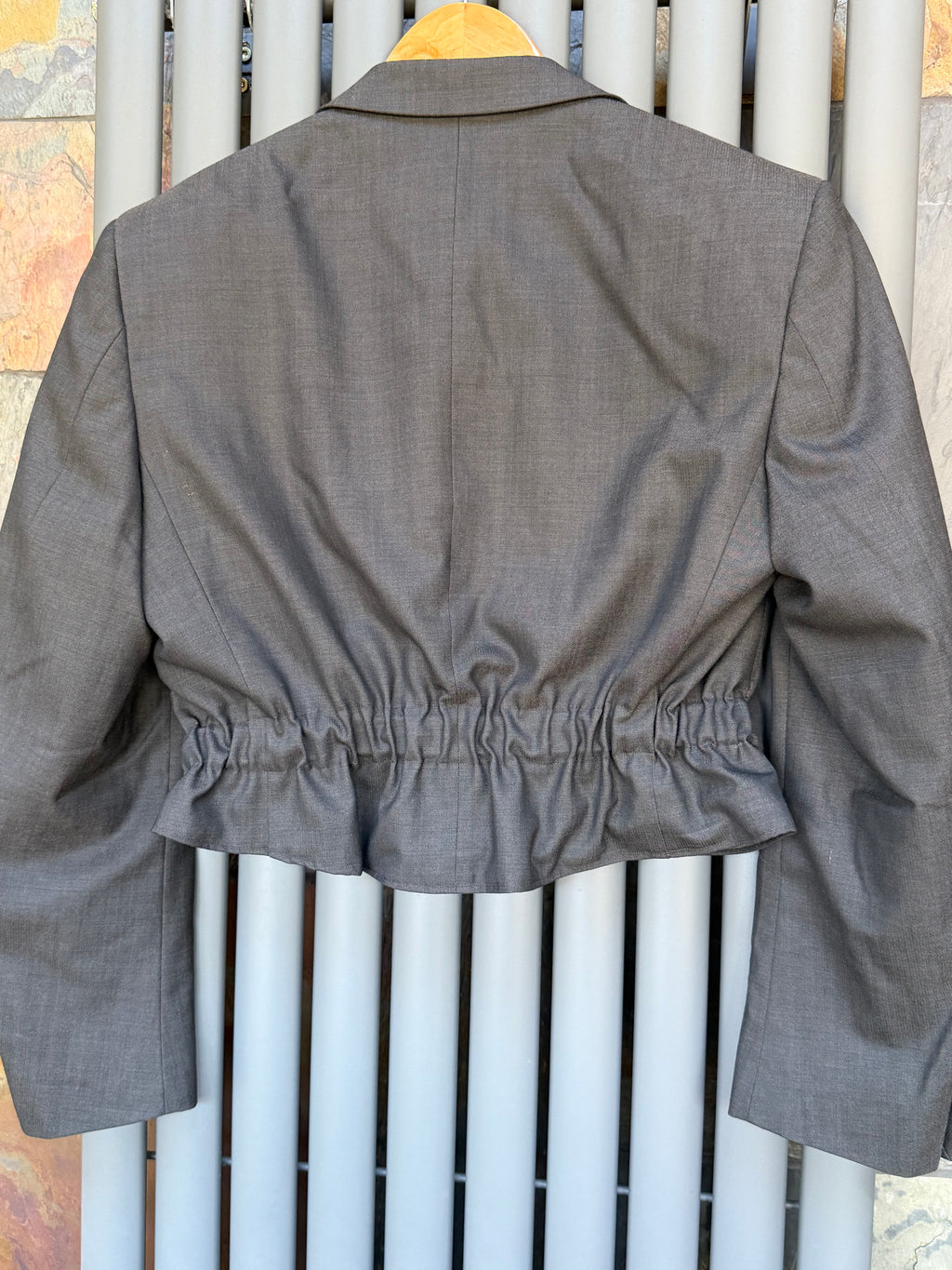 Cropped cinch waist blazer
