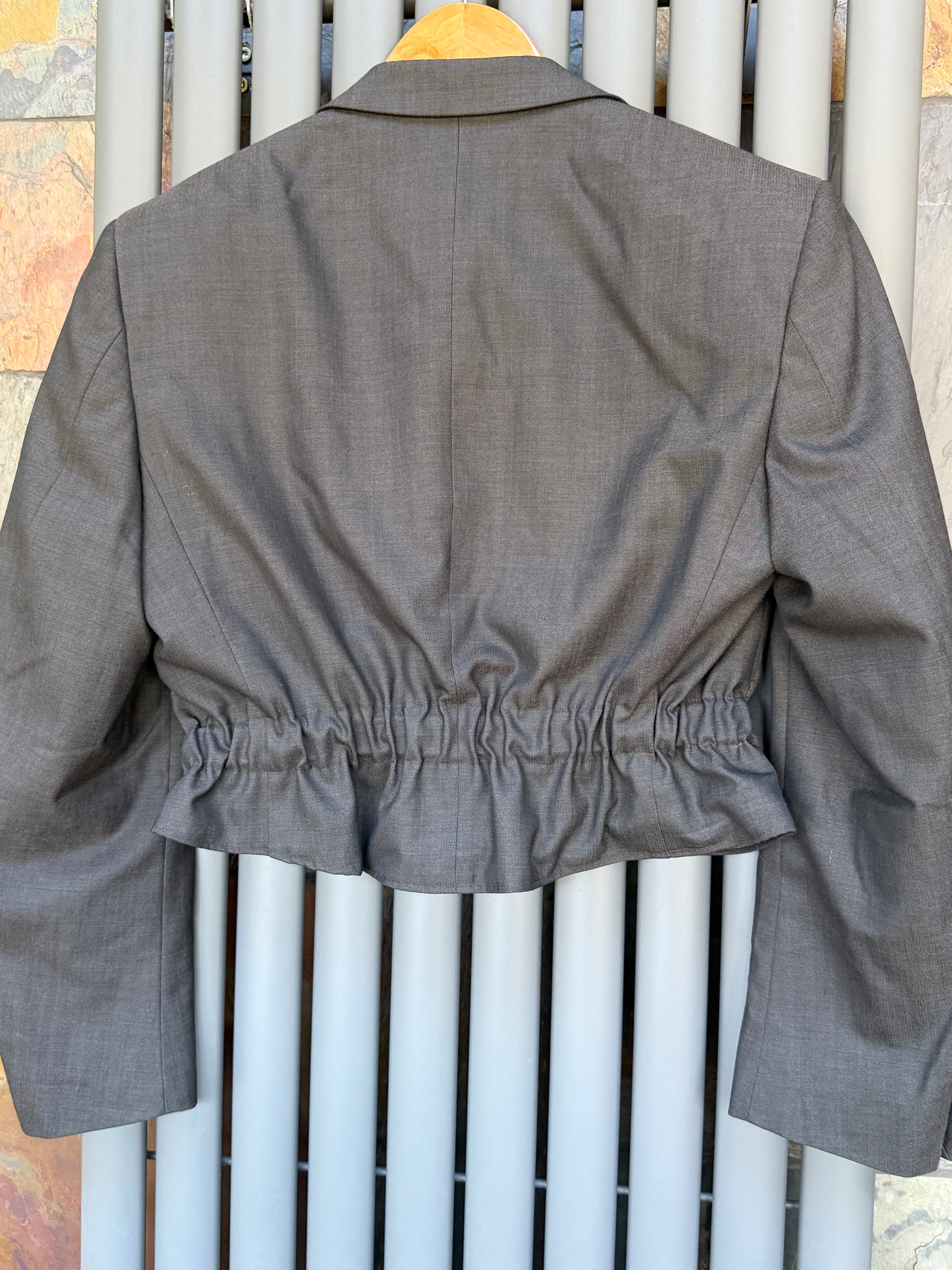 Cropped cinch waist blazer