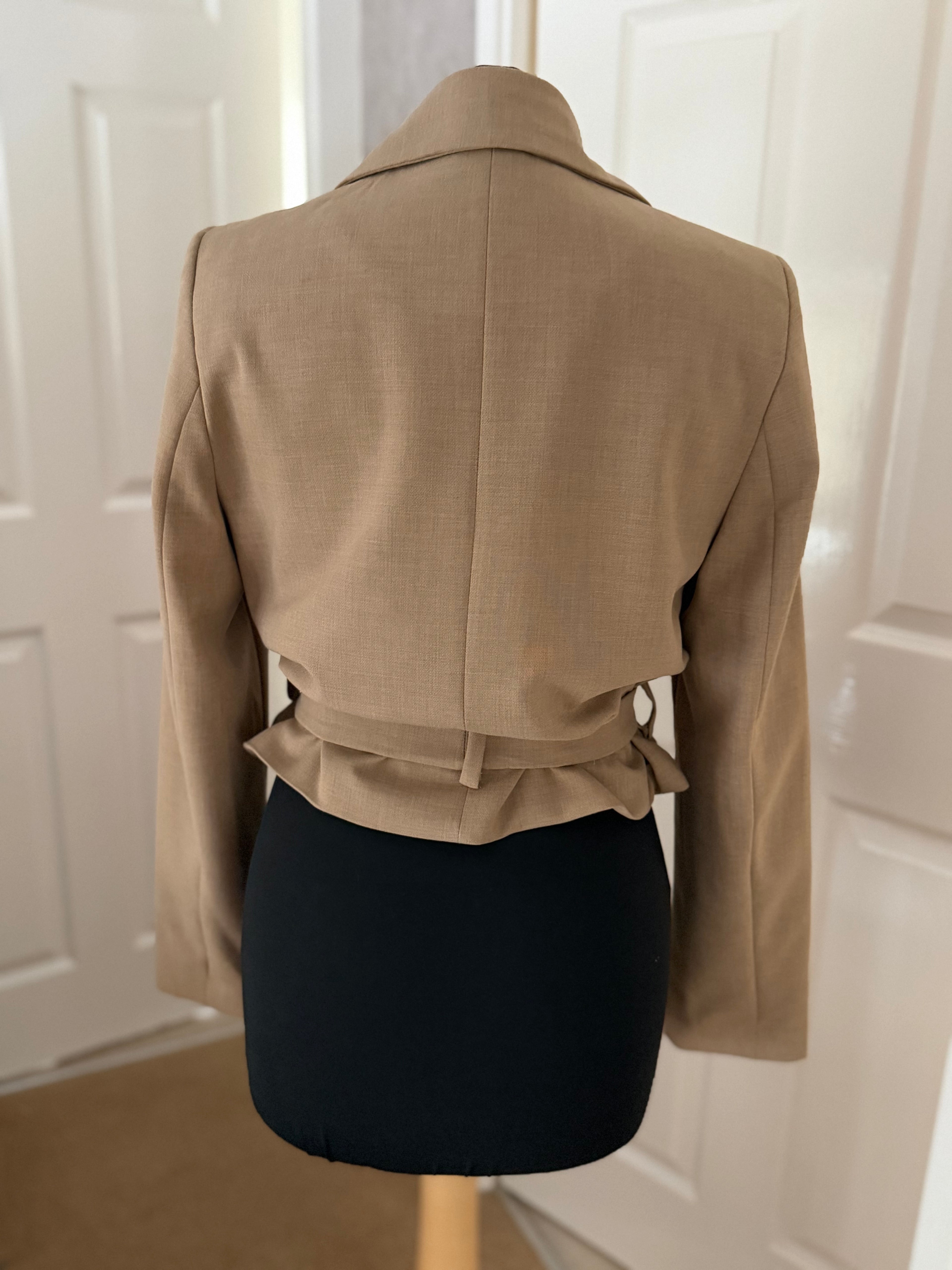 Cropped belted blazer